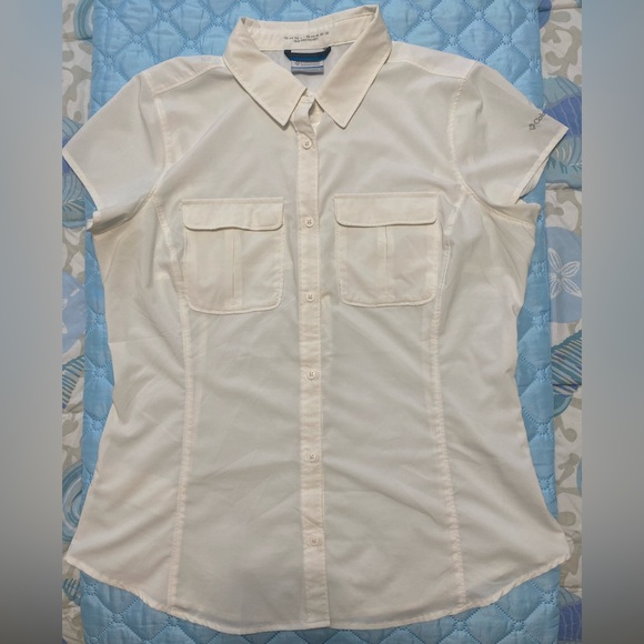 New Ladies’ L White Columbia Button-Up Shirt with front pockets and vented back - Picture 1 of 10